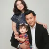 Denny Sumargo bersama keluarga