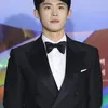 Deretan Aktor Ganteng di Red Carpet Baeksang Arts Awards 2022