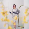 Artis Wanita Bertubuh Mungil