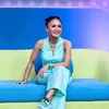 Artis Wanita Bertubuh Mungil