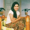 Nafa Urbach Pakai Kebaya