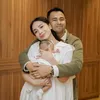 Raffi Ahmad - Nagita Slavina Gendong Baby Lily