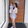Shandy Aulia Gendong Claire