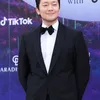 Deretan Seleb Ganteng yang Tampil Rapi di Red Carpet Baeksang Arts Awards 2023,