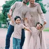 Deretan seleb yang ngidam hal unik saat hamil.