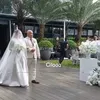 Amanda Manopo berjalan menuju altar