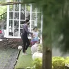 Tsania Marwa jemput kedua anaknya.