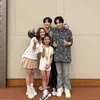 Ayu Ting Ting dan Bilqis foto bareng TREASURE