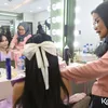 Syaqirah berdandan cantik.