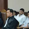 Ammar Zoni duduk di ruang sidang