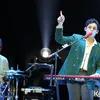 Ardhito Pramono nyanyi