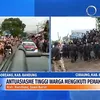 Suasana pemakaman Eril.