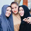 Nindy dan Olla Ramlan