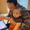 Ahok momong anak