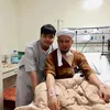 Potret kedekatan Ameer dan sang ayah.
