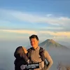 Dinda Hauw Mendaki Gunung Sumbing