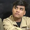 Ressa Rossano Menatap Wartawan