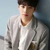idol k-pop ganteng