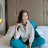 Dagu lancip presenter cantik Asty Ananta