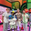 Potret Bonge bersama circle artisnya.