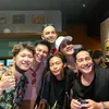 Potret Bonge bersama circle artisnya.