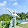 Deswita Maharani berlibur