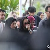 Pemakaman Mertua Chua Kotak dan Dewi Sandra