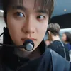 D.O. EXO mendekat ke kamera