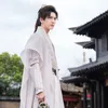 membawakan karakter Qi Xiaoxuan