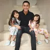 Kenang Mirdad Ganteng Hot Papa 2 anak