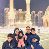 Momen Dude Harlino dan Alyssa Soebandono umroh