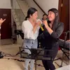 Rosa Meldianti dan Dewi Perssik