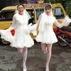 Duo Anggrek melompat riang