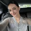 Enzy bertemu awak media