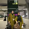 Erin Taulany dan Ibu Berangkat Umrah