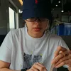 Eva Celia Makan di Kereta