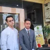 Eza Gionino Pakai Baju Putih