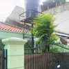 Depan rumah kontrakan Fahmi Bo