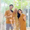 Potret Rizky nazar dan ibunya.