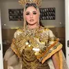 Dewi Perssik, memicu kritik, hujatan, bernyanyi