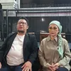 Firdha Razak pakai kacamata