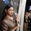 Flavio bawa pulang piala SCTV Awards 2025