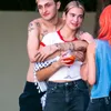 Dua Lipa &amp; Anwar Hadid Mesra di Miami