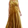 Gaun Size Plus untuk Tubuh Curvy