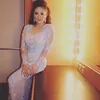 Penyanyi Cantik di Backstage