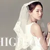 Aktris pakai gaun pengantin bercadar