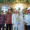 Foto Anak-Anak dan Saudara Teddy Syach yang Datang ke Pernikahannya dengan Annea