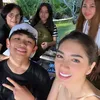 Foto Angel Karamoy Bersama Putra-Putr