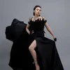Aulia DA Photoshoot kucing gaun hitam