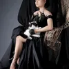 Aulia DA Photoshoot kucing gaun hitam